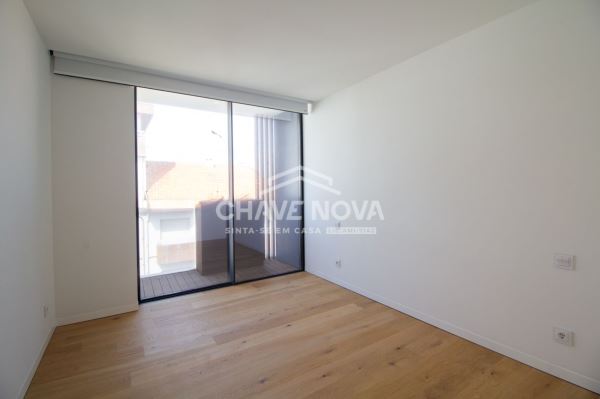 Apartamento T3 no centro de Espinho, penúltimo andar com vista Mar.