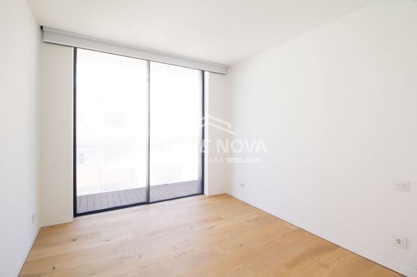 Apartamento T3 no centro de Espinho, penúltimo andar com vista Mar.