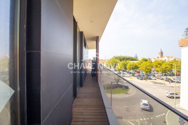 Apartamento T3 no centro de Espinho, penúltimo andar com vista Mar.