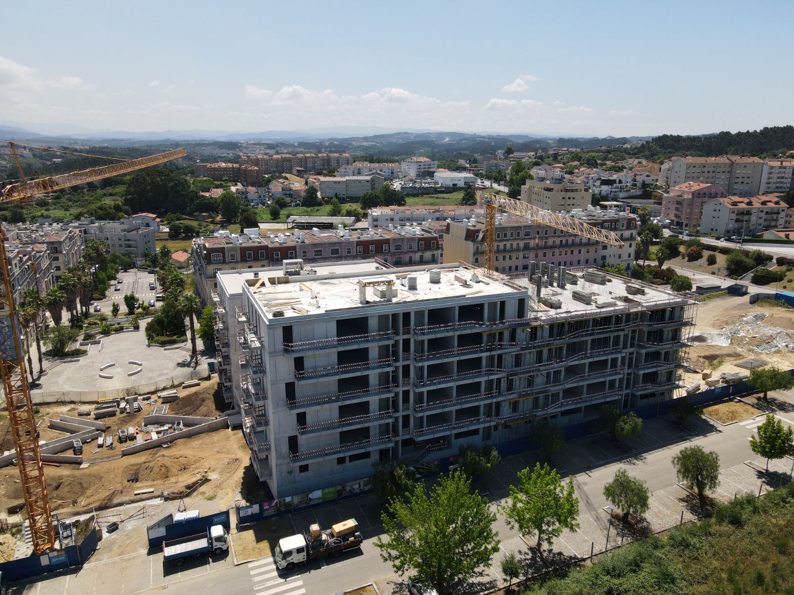 Apartamento T1 Novo c/ Lugar de Garagem + Arrumo em Oliveira do Douro