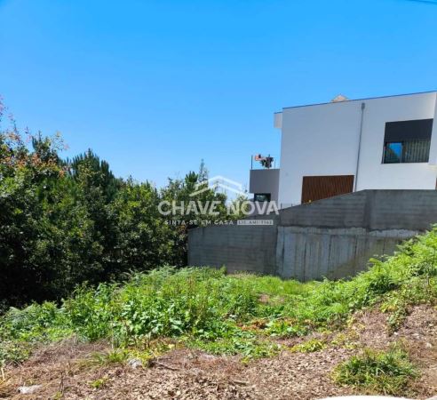 Lote de terreno para moradia de 4 frentes. Fânzeres. Gondomar
