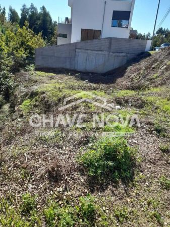 Lote de terreno para moradia de 4 frentes. Fânzeres. Gondomar