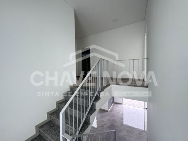 Moradia T3 Isolada na Calheta c/ Piscina para Venda