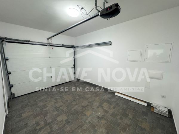 Moradia T3 Isolada na Calheta c/ Piscina para Venda