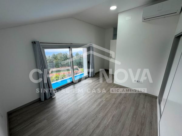 Moradia T3 Isolada na Calheta c/ Piscina para Venda