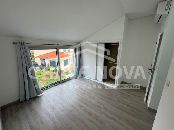 Moradia T3 Isolada na Calheta c/ Piscina para Venda