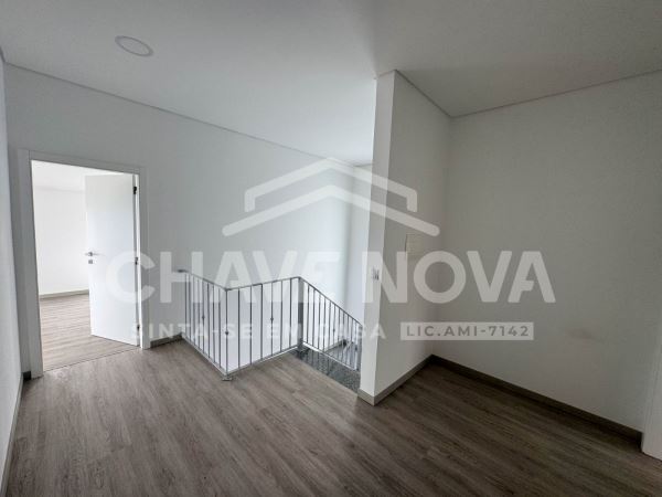 Moradia T3 Isolada na Calheta c/ Piscina para Venda