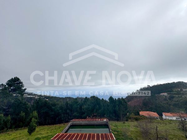 Moradia T3 Isolada na Calheta c/ Piscina para Venda