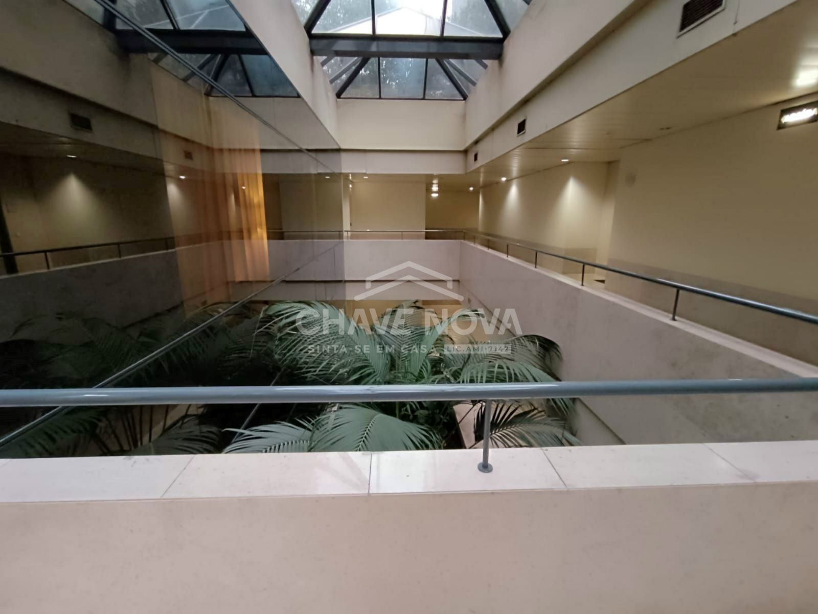 Escritório para Venda em Lordelo do Ouro e Massarelos Foto 12