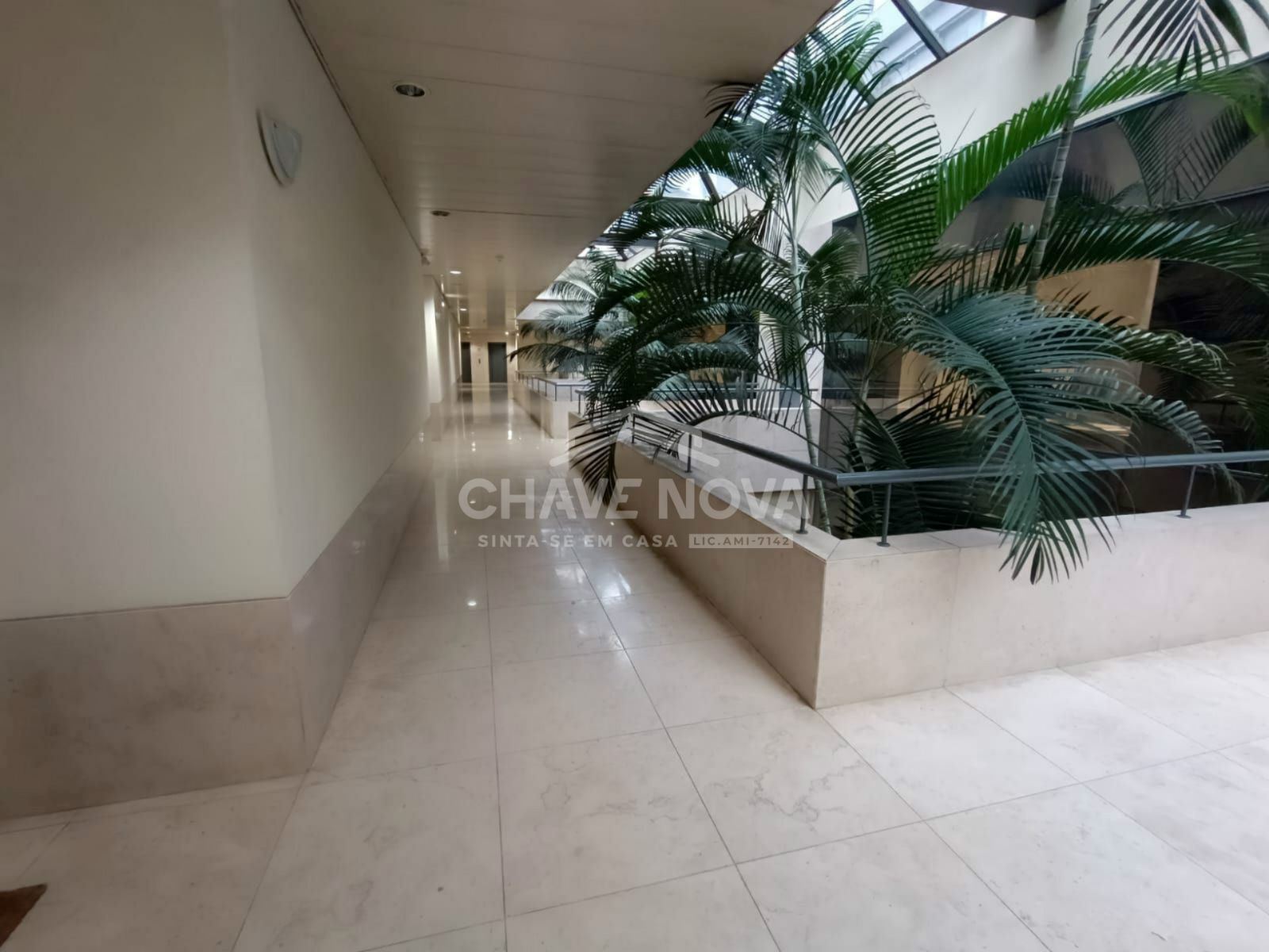 Escritório para Venda em Lordelo do Ouro e Massarelos Foto 16