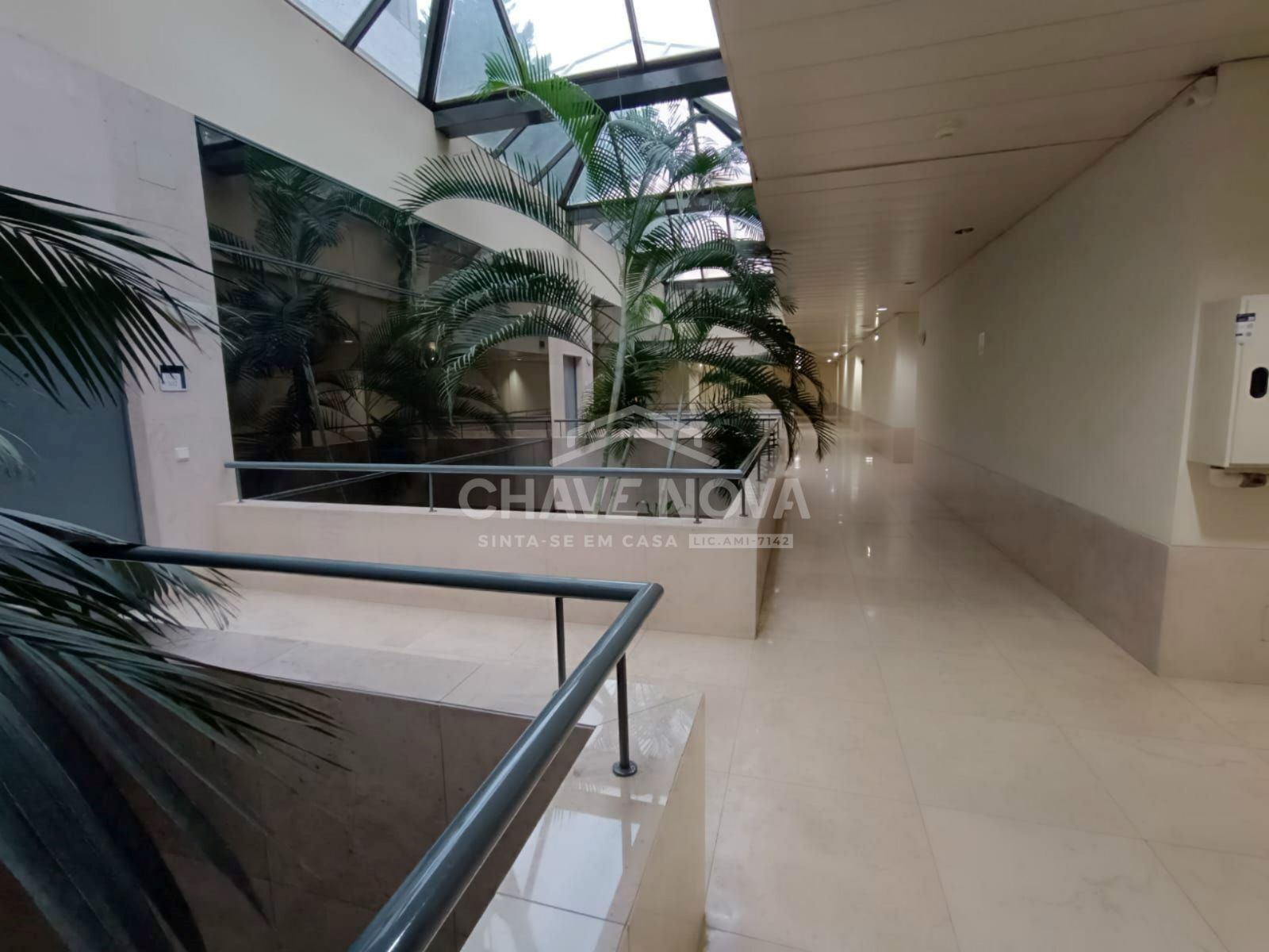 Escritório para Venda em Lordelo do Ouro e Massarelos Foto 13