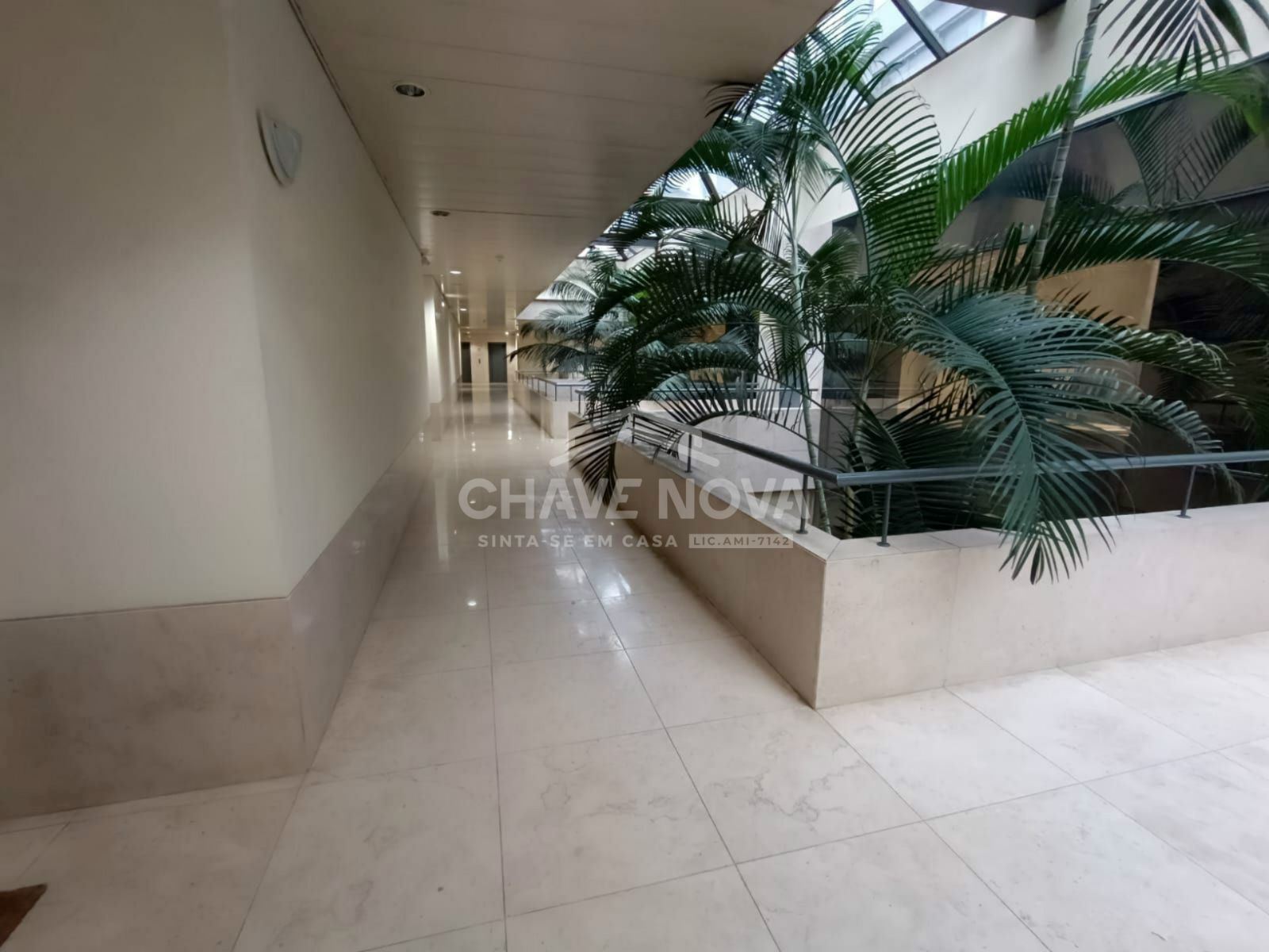 Escritório para Venda em Lordelo do Ouro e Massarelos Foto 16