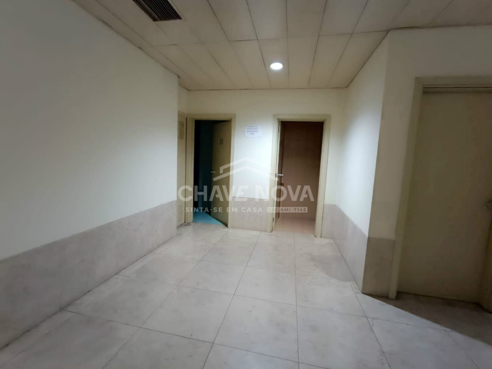 Escritório para Venda em Lordelo do Ouro e Massarelos Foto 17