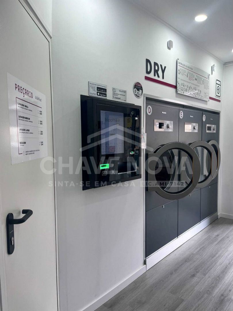 Espaço comercial - Lavandaria self-service para Trespasse em Sra da Hora - Matosinhos