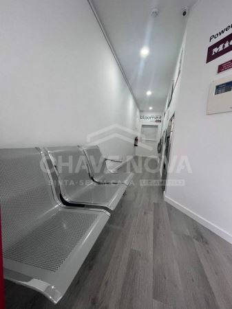 Espaço comercial - Lavandaria self-service para Trespasse em Sra da Hora - Matosinhos