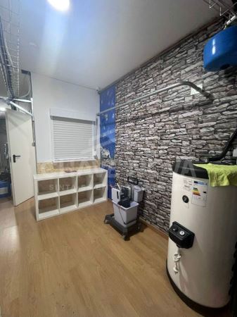 Espaço comercial - Lavandaria self-service para Trespasse em Sra da Hora - Matosinhos