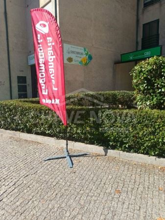 Espaço comercial - Lavandaria self-service para Trespasse em Sra da Hora - Matosinhos