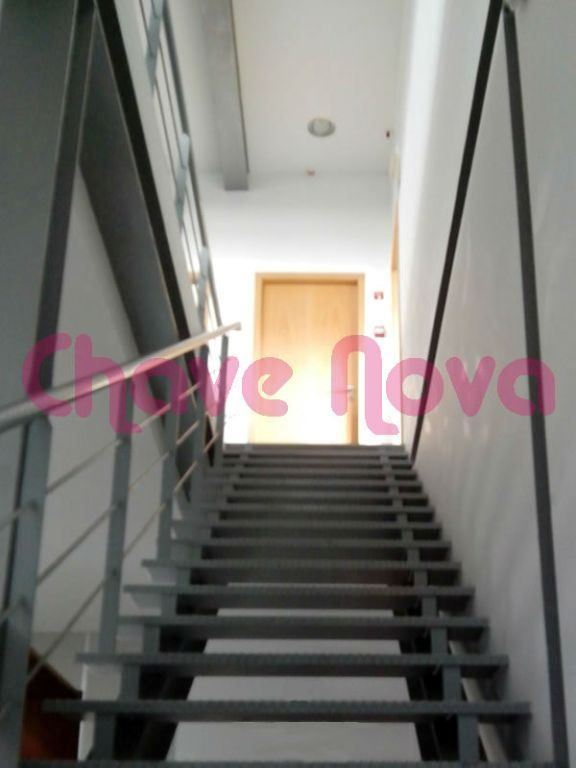 Armazém para Arrendamento em Sandim, Olival, Lever e Crestuma