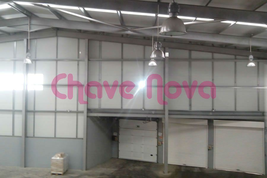 Armazém para Arrendamento em Sandim, Olival, Lever e Crestuma