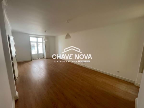 Apartamento T3 Renovado nas Avenidas Novas, Lisboa.