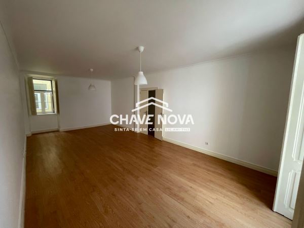 Apartamento T3 Renovado nas Avenidas Novas, Lisboa.