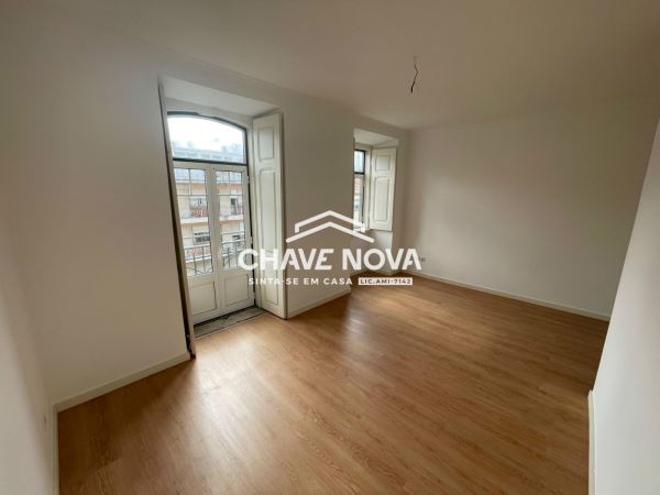 Apartamento T3 Renovado nas Avenidas Novas, Lisboa.