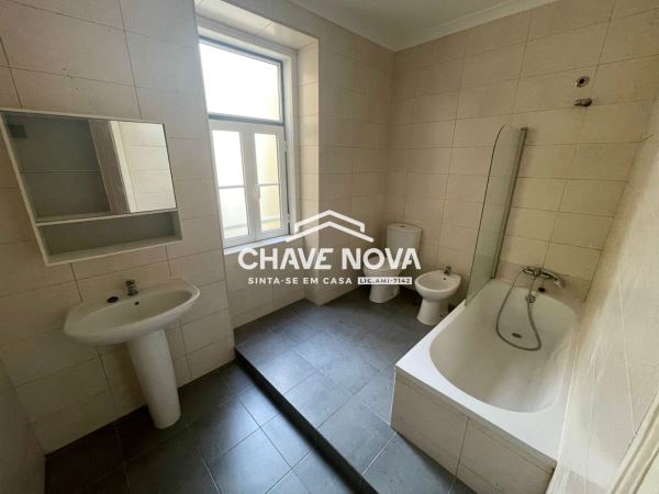 Apartamento T3 Renovado nas Avenidas Novas, Lisboa.