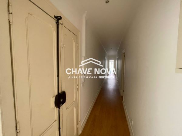 Apartamento T3 Renovado nas Avenidas Novas, Lisboa.