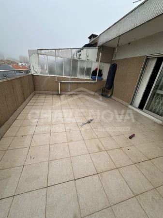 Apartamento T3 com Terraço na zona da Senhora do Porto, Porto