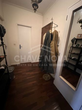 Apartamento T3 com Terraço na zona da Senhora do Porto, Porto