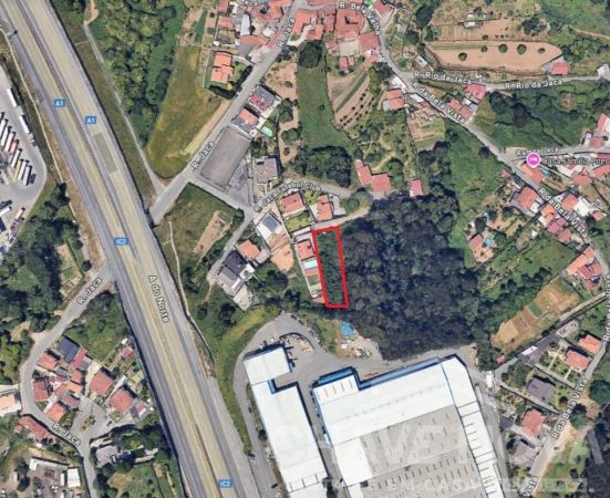 Terreno com projeto aprovado para moradia V4