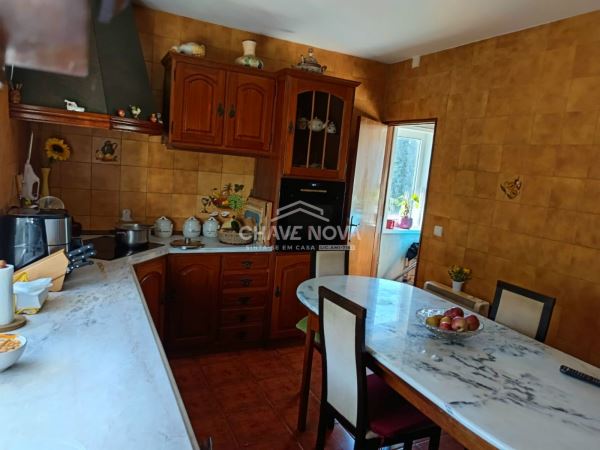 Moradia isolada T3, c/terreno ajardinado  de 4000m2 . Barcelos