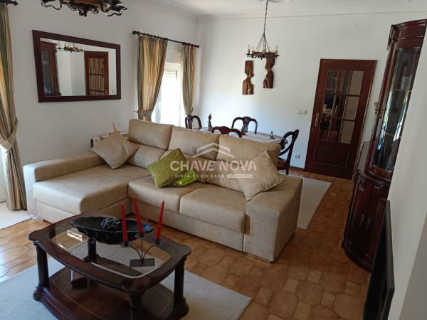 Moradia isolada T3, c/terreno ajardinado  de 4000m2 . Barcelos