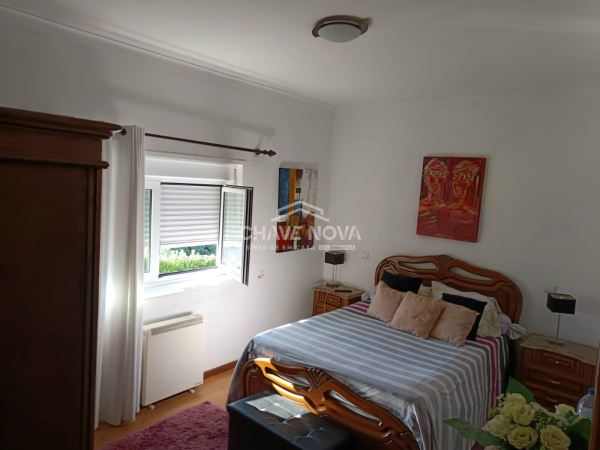 Moradia isolada T3, c/terreno ajardinado  de 4000m2 . Barcelos