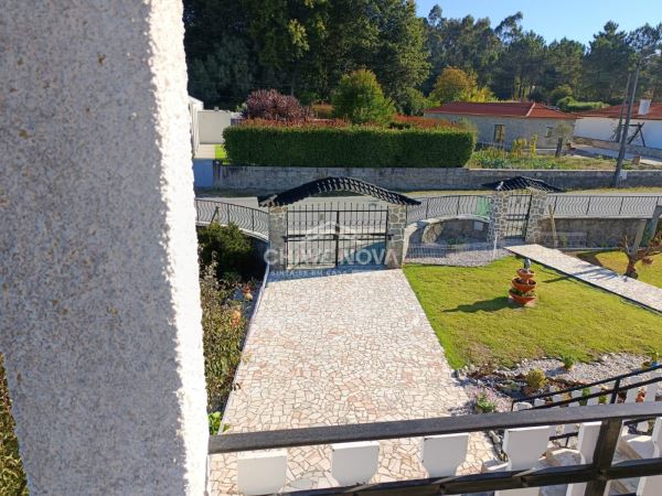 Moradia isolada T3, c/terreno ajardinado  de 4000m2 . Barcelos