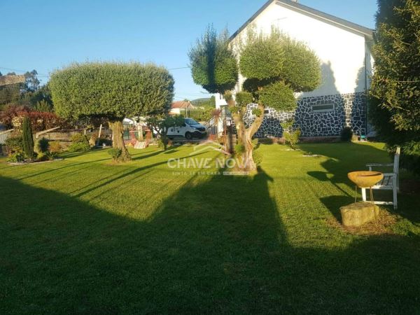 Moradia isolada T3, c/terreno ajardinado  de 4000m2 . Barcelos