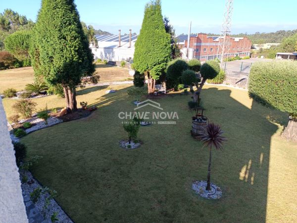 Moradia isolada T3, c/terreno ajardinado  de 4000m2 . Barcelos