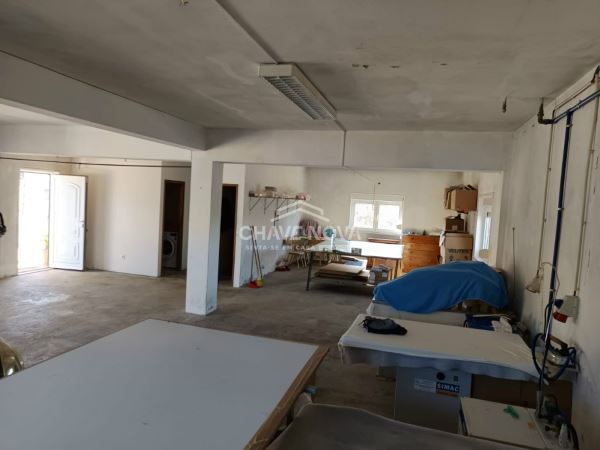 Moradia isolada T3, c/terreno ajardinado  de 4000m2 . Barcelos