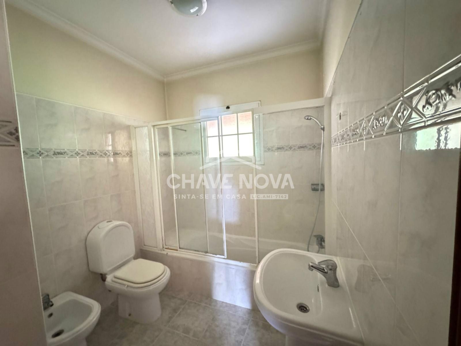 Moradia T3 para Venda em São Gonçalo