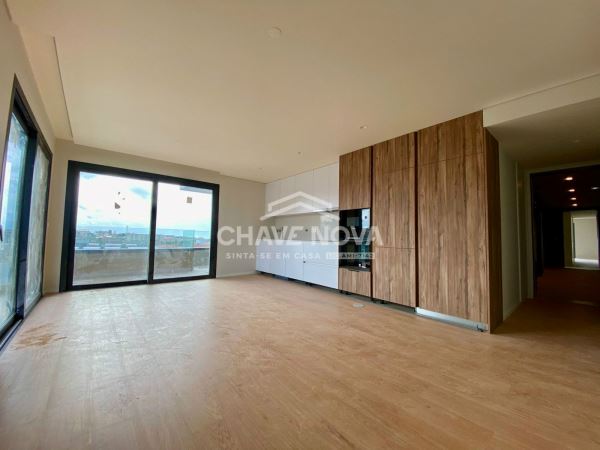 Apartamento T3 Novo c/ Lugar de Garagem Duplo em Canidelo 