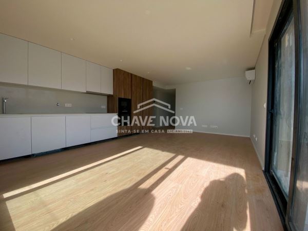Apartamento T3 Novo c/ Lugar de Garagem Duplo em Canidelo 