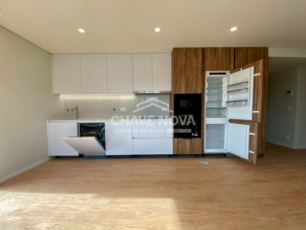 Apartamento T3 Novo c/ Lugar de Garagem Duplo em Canidelo 