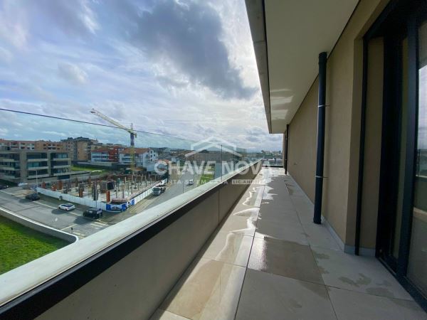 Apartamento T3 Novo c/ Lugar de Garagem Duplo em Canidelo 