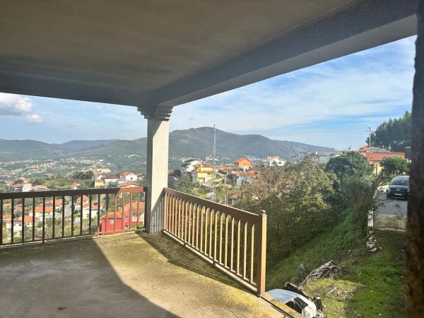 Land for sale in Castelo de Paiva, Portugal — €145,000