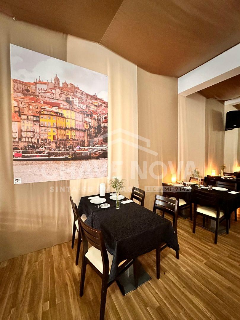 Trespasse de Restaurante/Churrasqueira na rua Bonjardim - Porto