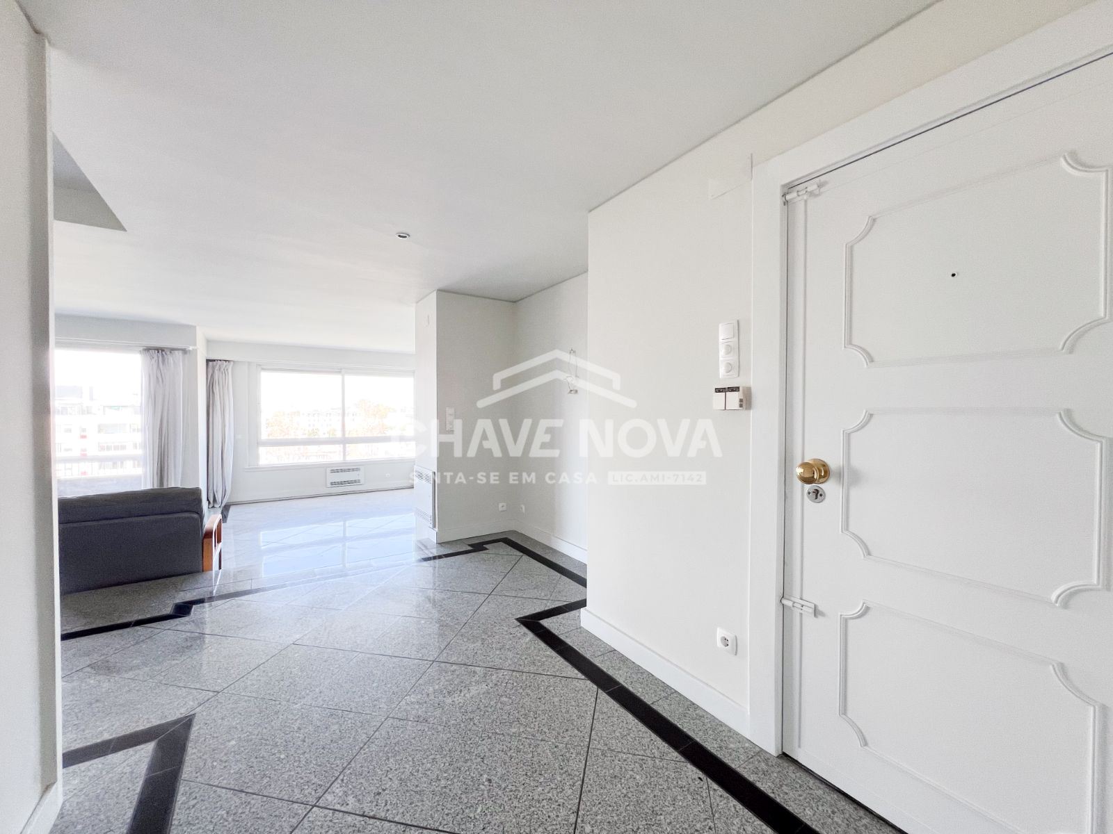 Arrendamento Apartamento T3+1 no Foco 