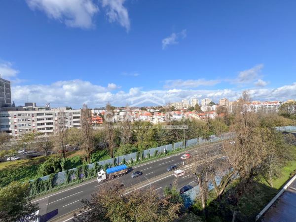 Arrendamento Apartamento T3+1 no Foco 