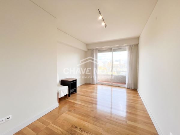 Arrendamento Apartamento T3+1 no Foco 