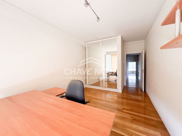 Arrendamento Apartamento T3+1 no Foco 