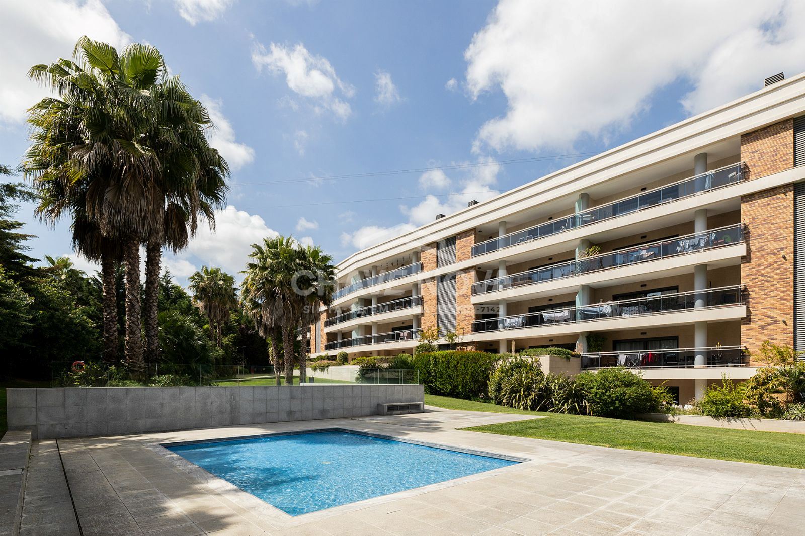 T4 com duas suites, terraço, box 2 carros, num empreendimento luxo, o Morgado Lusitano Lisboa